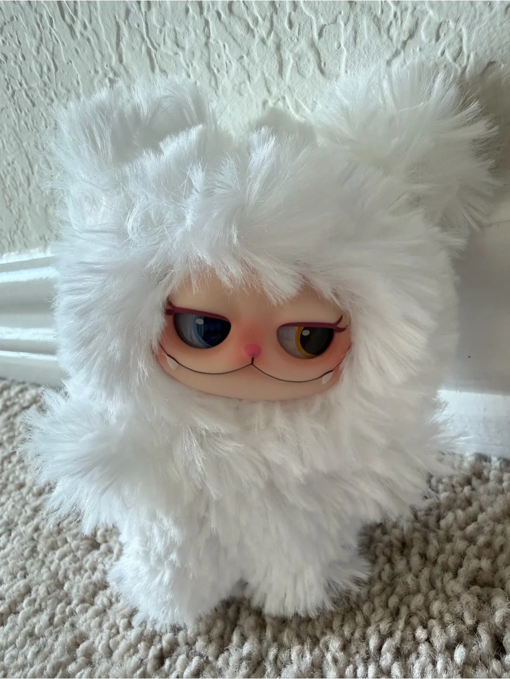 Cute GISMOW Kyussu Neko plush doll in white